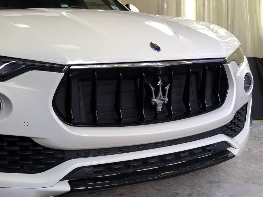 Maserati Levante blanco